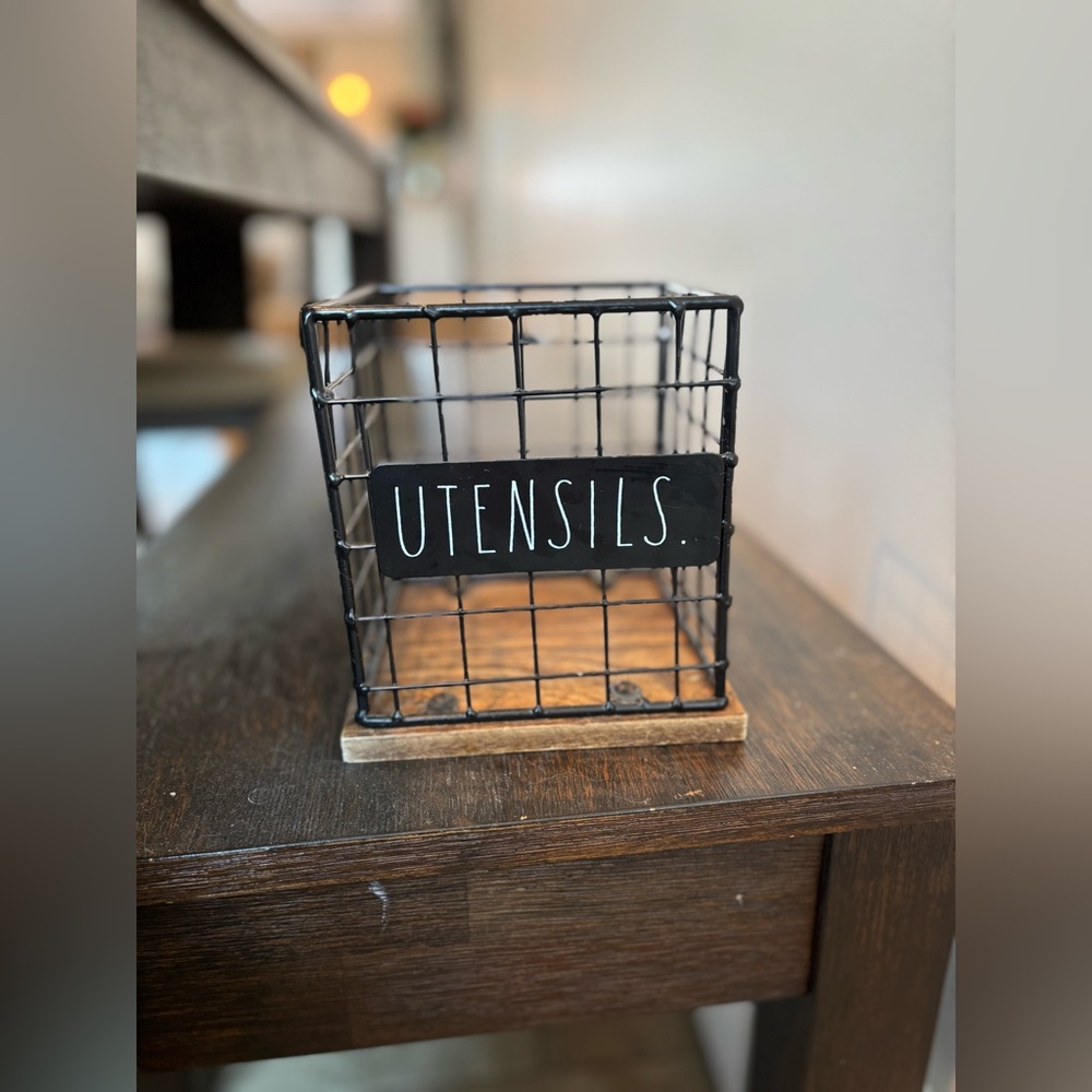 Rae Dunn utensil holder